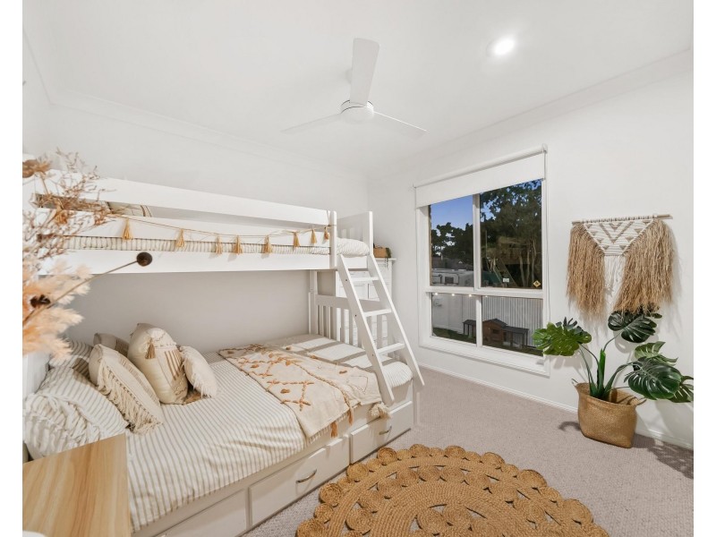 15 Jarrahdale Drive, Elanora QLD 4221
