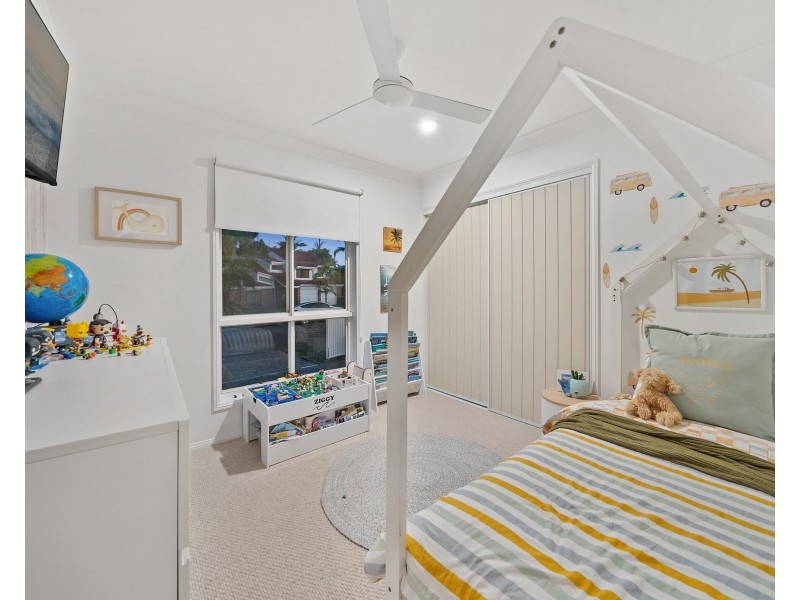 15 Jarrahdale Drive, Elanora QLD 4221