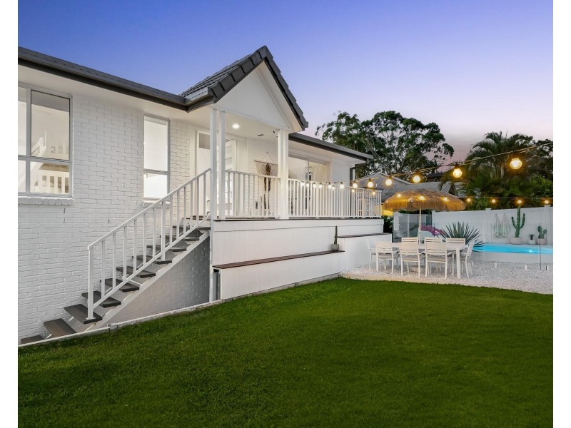 15 Jarrahdale Drive, Elanora QLD 4221