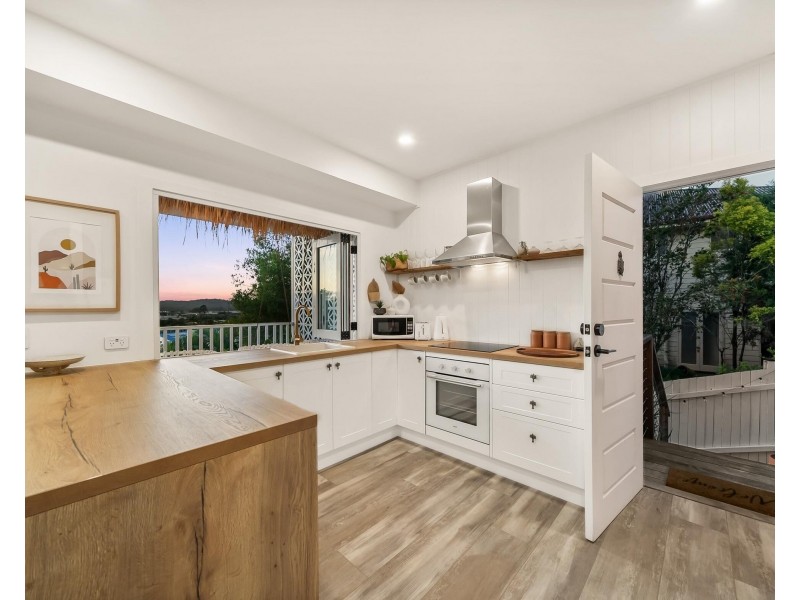 15 Jarrahdale Drive, Elanora QLD 4221