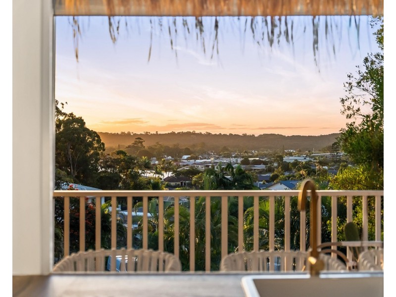15 Jarrahdale Drive, Elanora QLD 4221
