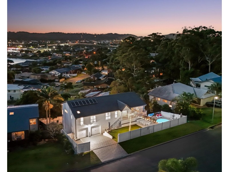 15 Jarrahdale Drive, Elanora QLD 4221