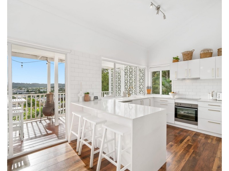 15 Jarrahdale Drive, Elanora QLD 4221