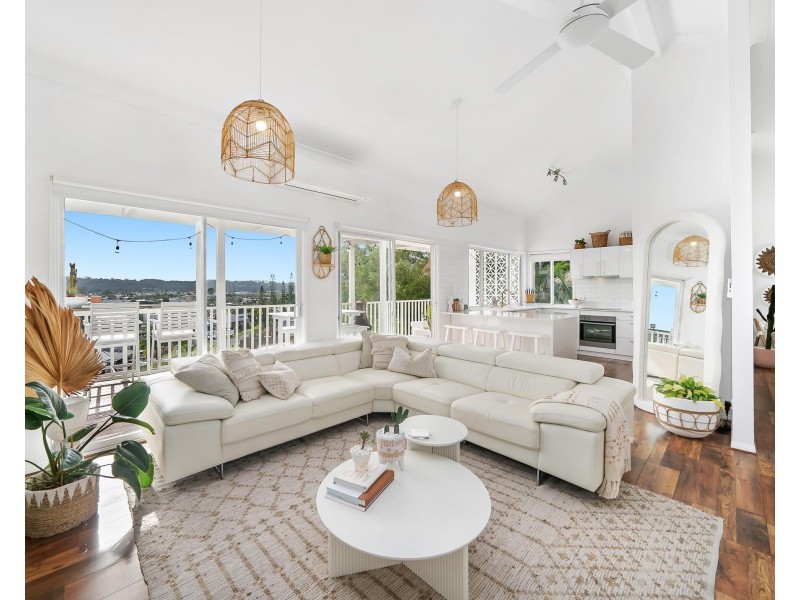 15 Jarrahdale Drive, Elanora QLD 4221