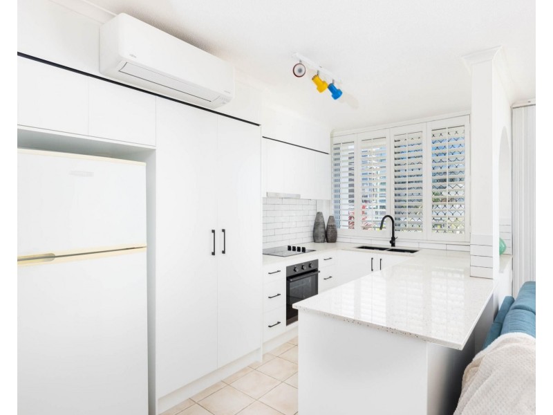 4/22 Marine Parade, Coolangatta QLD 4225