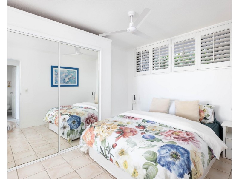 4/22 Marine Parade, Coolangatta QLD 4225