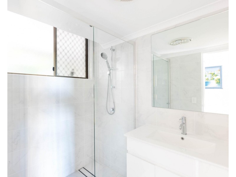 4/22 Marine Parade, Coolangatta QLD 4225