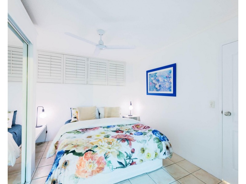 4/22 Marine Parade, Coolangatta QLD 4225