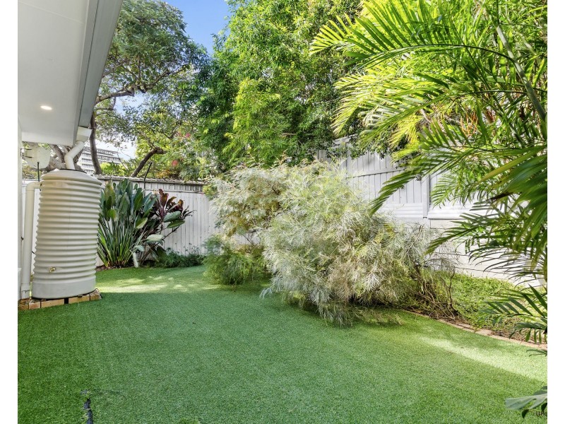 1/14 Walker Avenue, Palm Beach QLD 4221