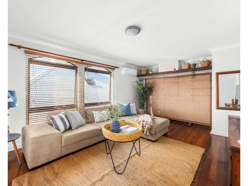 42 Tweed Street, Coolangatta QLD 4225