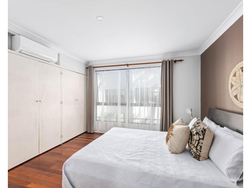 42 Tweed Street, Coolangatta QLD 4225