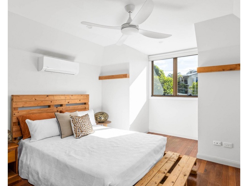 42 Tweed Street, Coolangatta QLD 4225