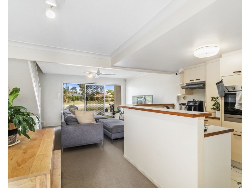 159/2 Coolgardie Street, Elanora QLD 4221