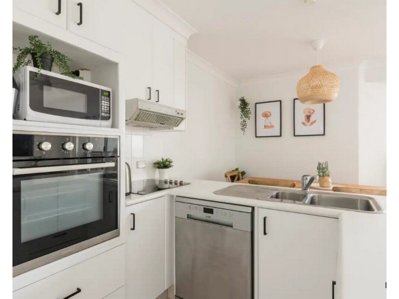 22/14 Jefferson Lane, Palm Beach QLD 4221