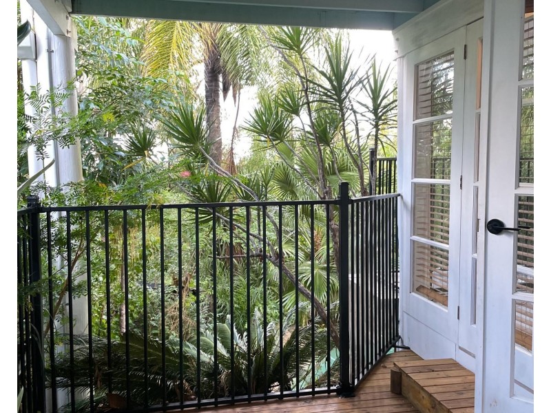 21A Attadale Court, Elanora QLD 4221