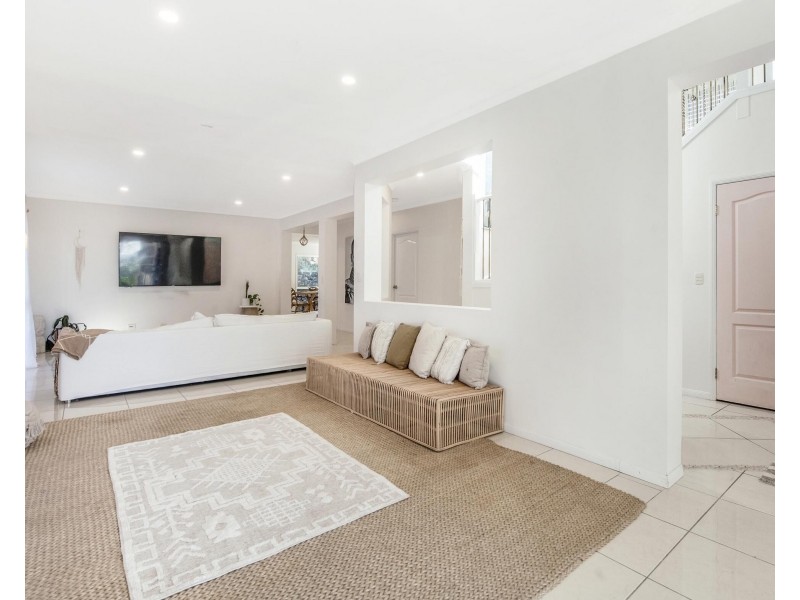 3A Wilkinson Crescent, Currumbin Waters QLD 4223