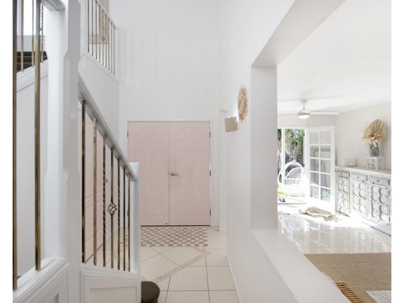 3A Wilkinson Crescent, Currumbin Waters QLD 4223