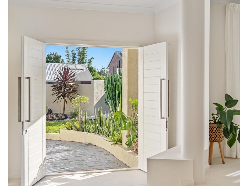 32 Jarrahdale Drive, Elanora QLD 4221