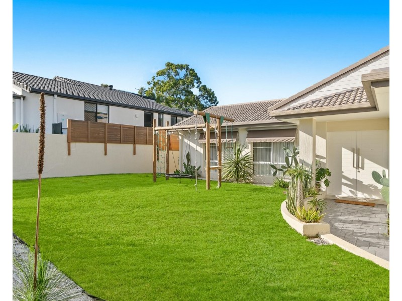 32 Jarrahdale Drive, Elanora QLD 4221
