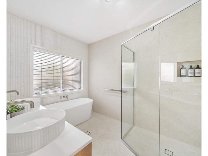 32 Jarrahdale Drive, Elanora QLD 4221