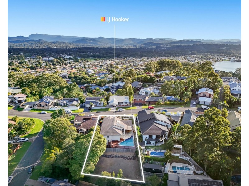 32 Jarrahdale Drive, Elanora QLD 4221