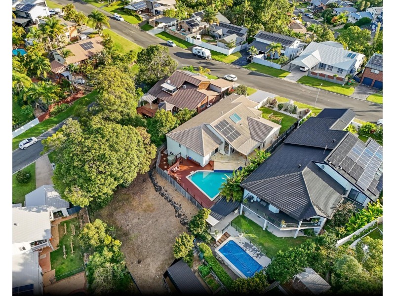 32 Jarrahdale Drive, Elanora QLD 4221