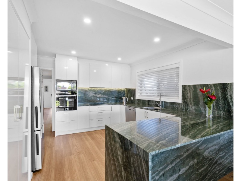 68 Mallawa Drive, Palm Beach QLD 4221