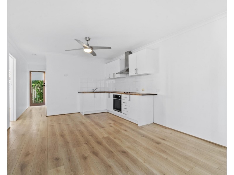 1/13 Tallebudgera Drive, Palm Beach QLD 4221