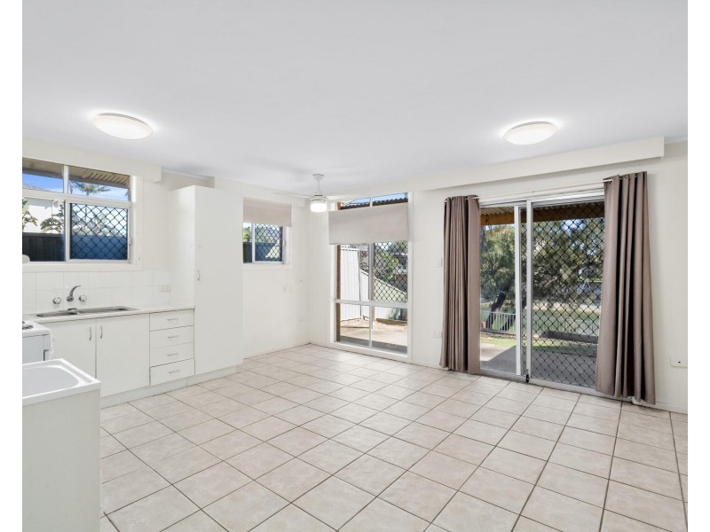 1/5 Lotus Key, Broadbeach Waters QLD 4218