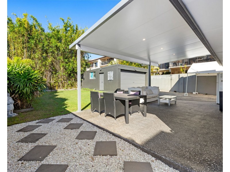 70 Dutton Street, Coolangatta QLD 4225