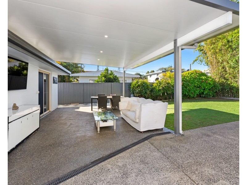 70 Dutton Street, Coolangatta QLD 4225