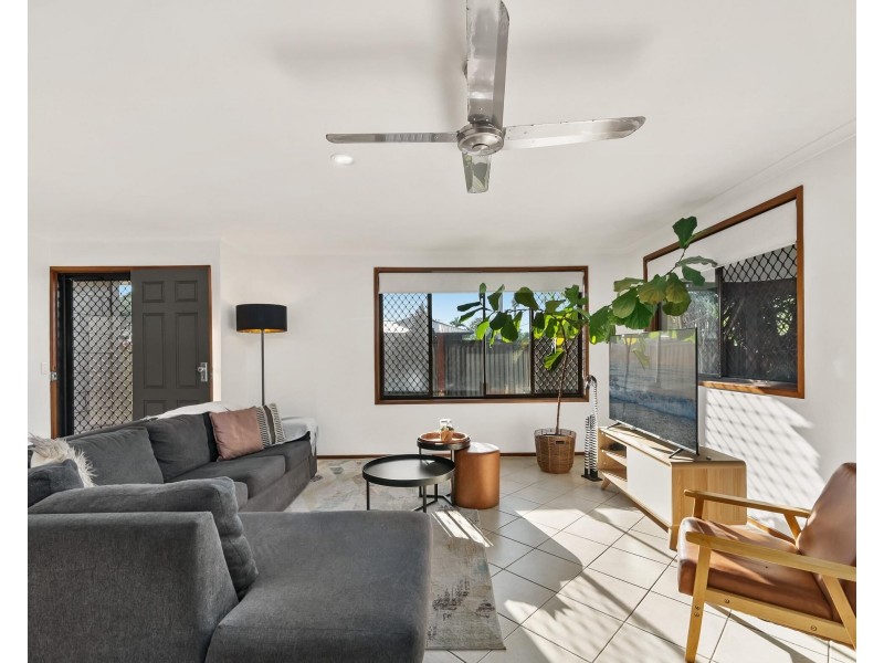 52 Seventh Avenue, Palm Beach QLD 4221