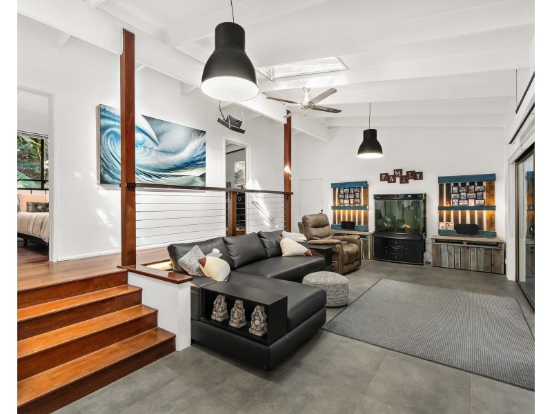 25 Esperance Close, Elanora QLD 4221