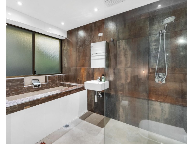 25 Esperance Close, Elanora QLD 4221