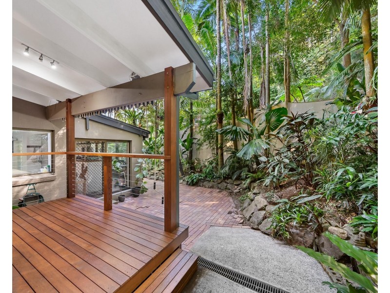 25 Esperance Close, Elanora QLD 4221