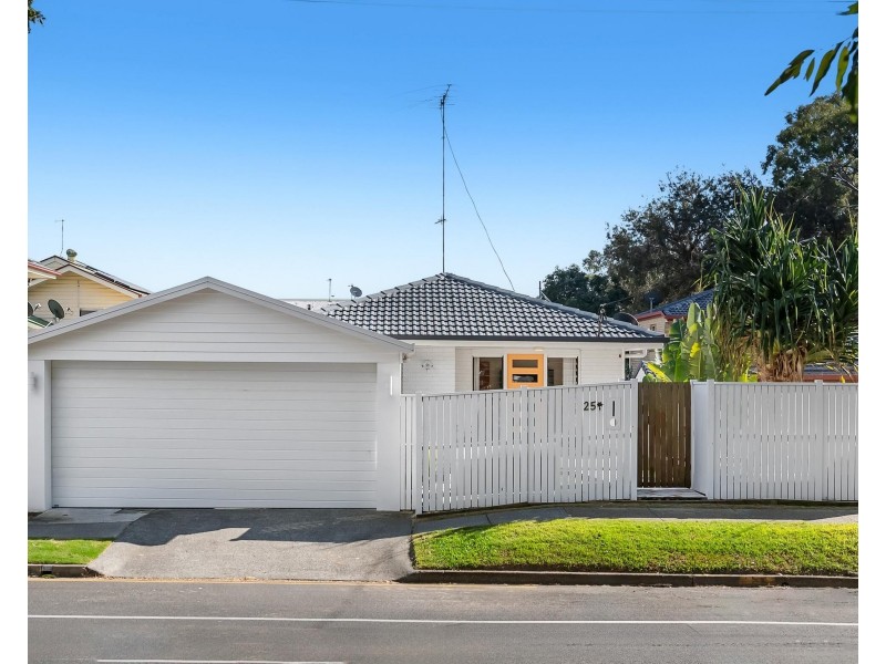 25 Kitchener Street, Tugun QLD 4224