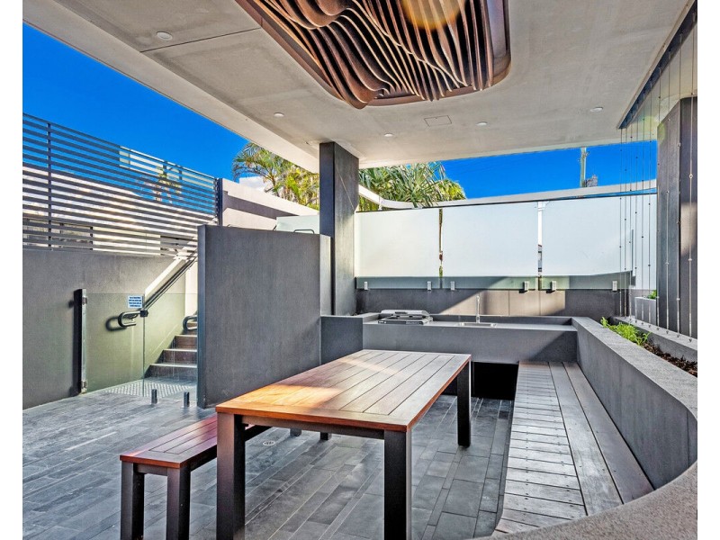 2/1331 Gold Coast Highway, Palm Beach QLD 4221