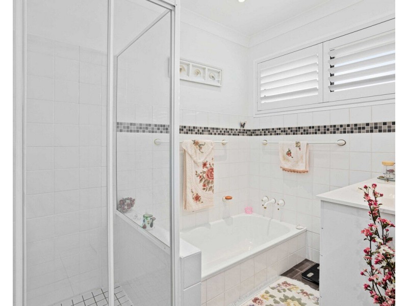 13 Egret Avenue, Burleigh Waters QLD 4220