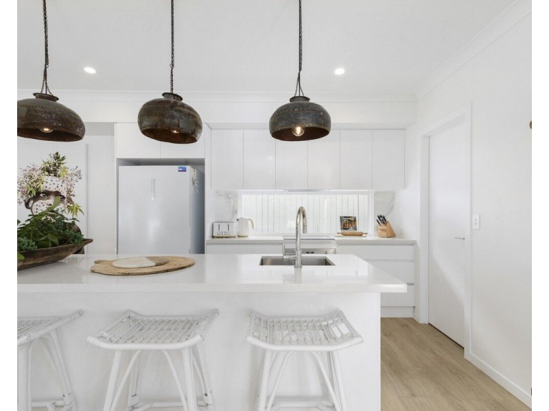 2/8 Fourteenth Avenue, Palm Beach QLD 4221