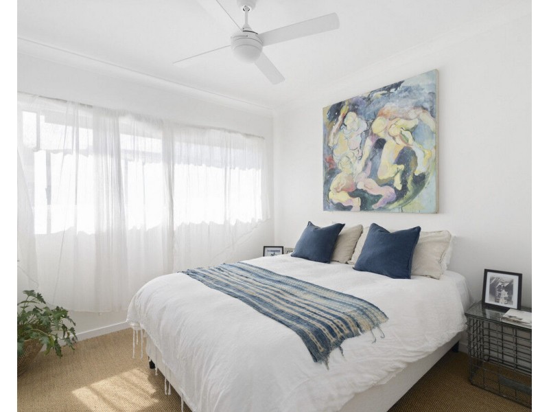 2/8 Fourteenth Avenue, Palm Beach QLD 4221