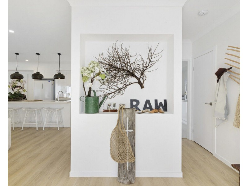 2/8 Fourteenth Avenue, Palm Beach QLD 4221