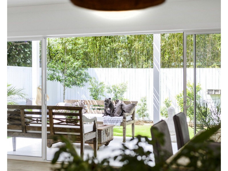 2/8 Fourteenth Avenue, Palm Beach QLD 4221