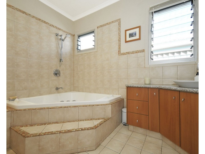 80 Third Avenue, Palm Beach QLD 4221