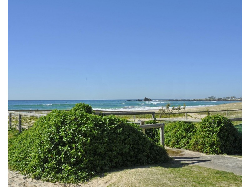 80 Third Avenue, Palm Beach QLD 4221