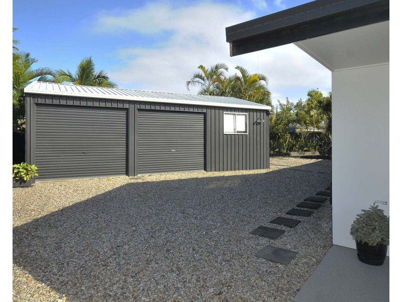 6 Ling Place, Palm Beach QLD 4221