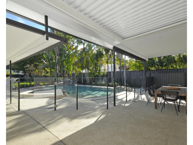 6 Ling Place, Palm Beach QLD 4221