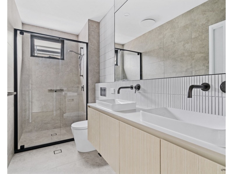 16/56 Harbourview Drive, Hope Island QLD 4212