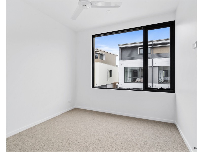 16/56 Harbourview Drive, Hope Island QLD 4212