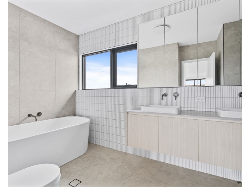 16/56 Harbourview Drive, Hope Island QLD 4212