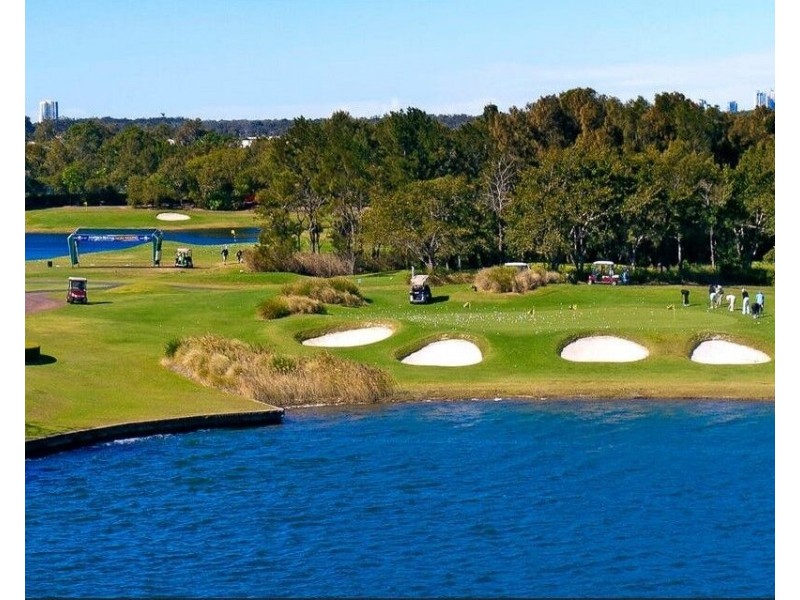 16/56 Harbourview Drive, Hope Island QLD 4212